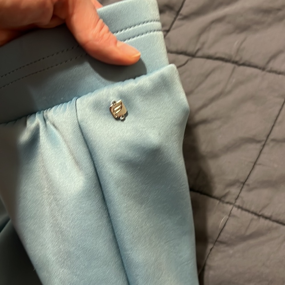 Blue Fabletics shorts - Picture 4 of 5